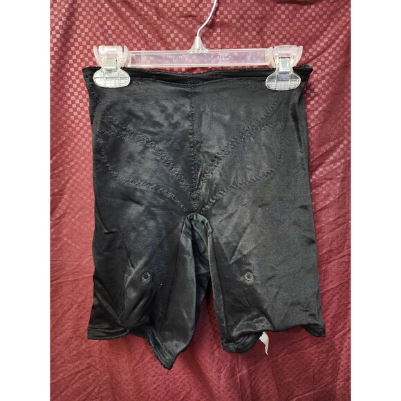 Breezies Women's Black&White Seamless Smoothing Mid-Thigh Short Set of 3 Size M - Picture 6 of 9